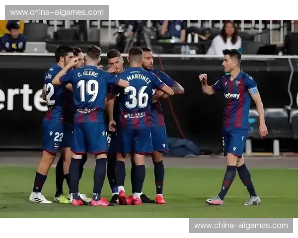 西甲中游球队战术风格分化：控球哲学与防守反击的博弈